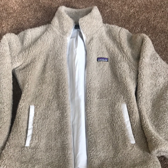 Patagonia Jackets & Blazers - Patagonia, woman’s small, tan, used